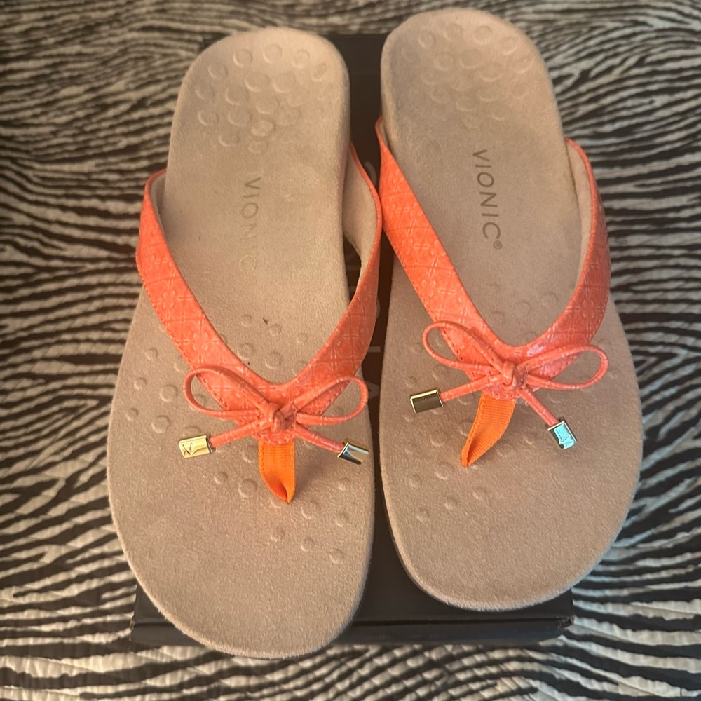 Vionic Coral Sandals with Bow Accent